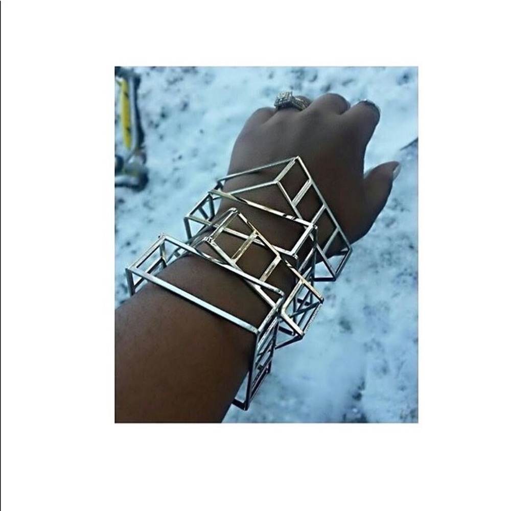 Square bangles